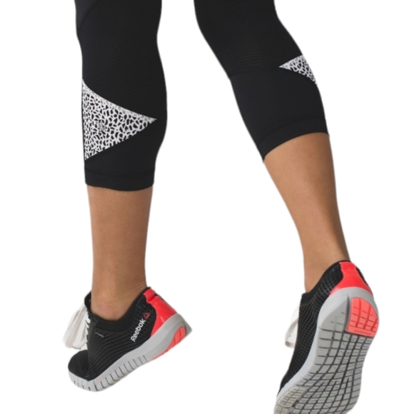 Lululemon Pace Rival Crops - Size 2 Running Crops - Picture 9 of 10